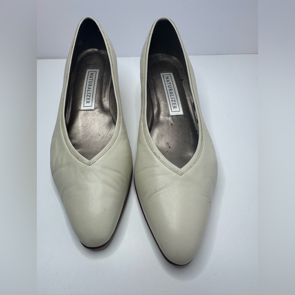 Naturalizer Cream Leather Pumps Size 8